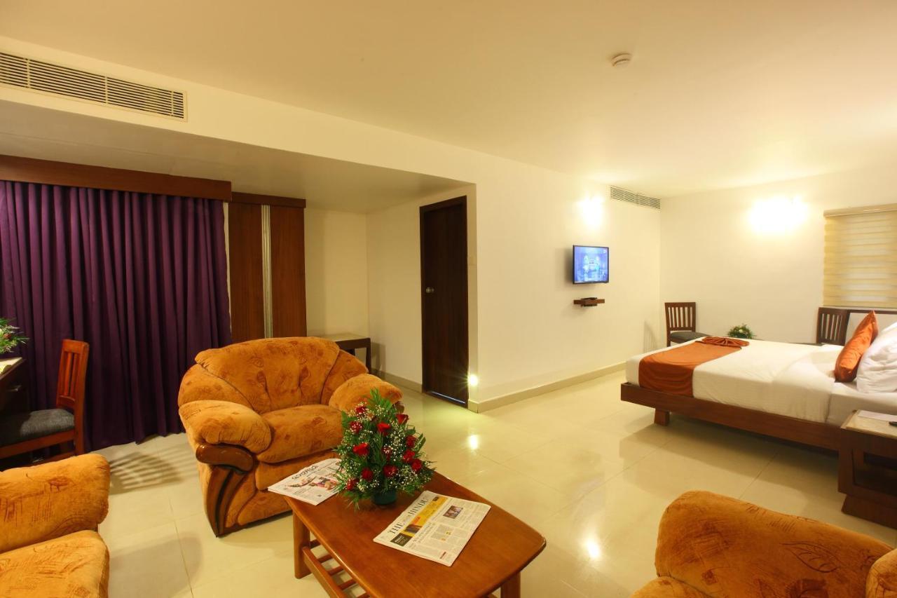 Kochi Park Residency Luxury Business Hotel מראה חיצוני תמונה