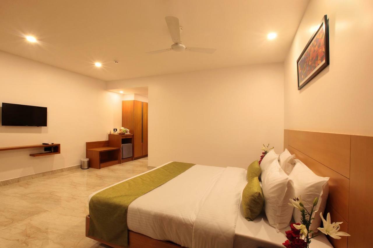 Kochi Park Residency Luxury Business Hotel מראה חיצוני תמונה